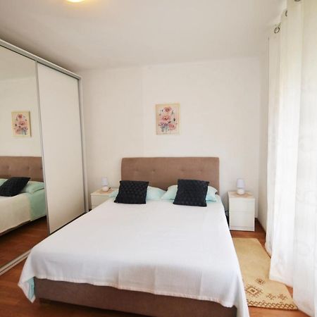 Apartment Leo Umag Exteriör bild