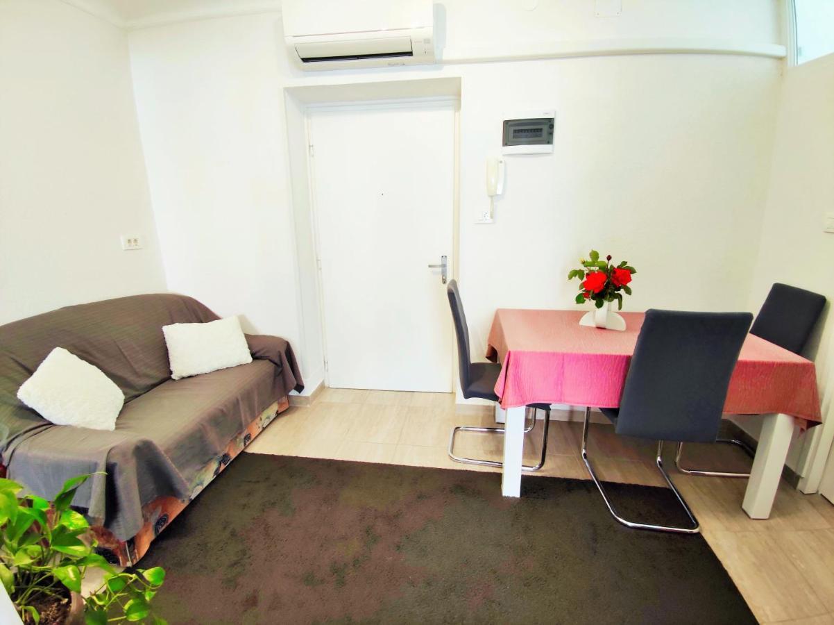 Apartment Leo Umag Exteriör bild