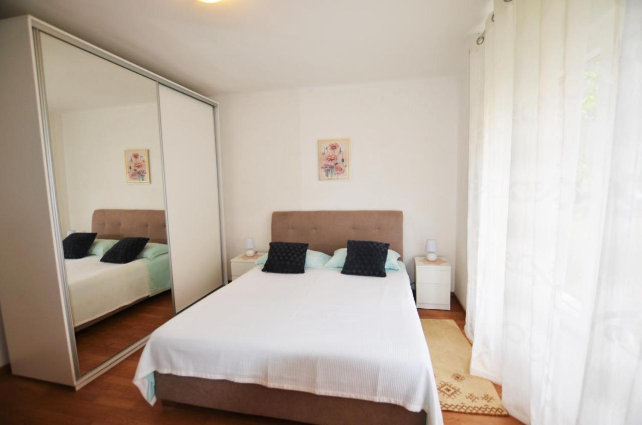 Apartment Leo Umag Exteriör bild