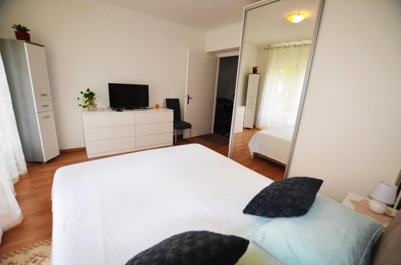 Apartment Leo Umag Exteriör bild