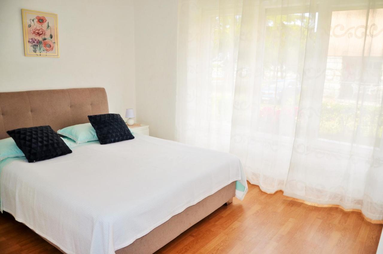 Apartment Leo Umag Exteriör bild